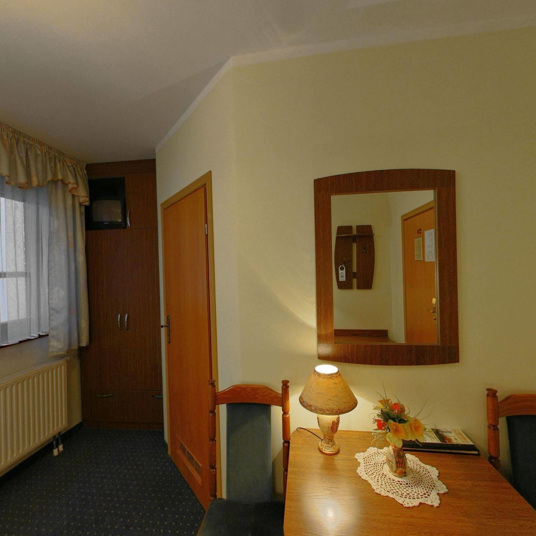 Hotel Restauracja Podzamcze Щецин Экстерьер фото