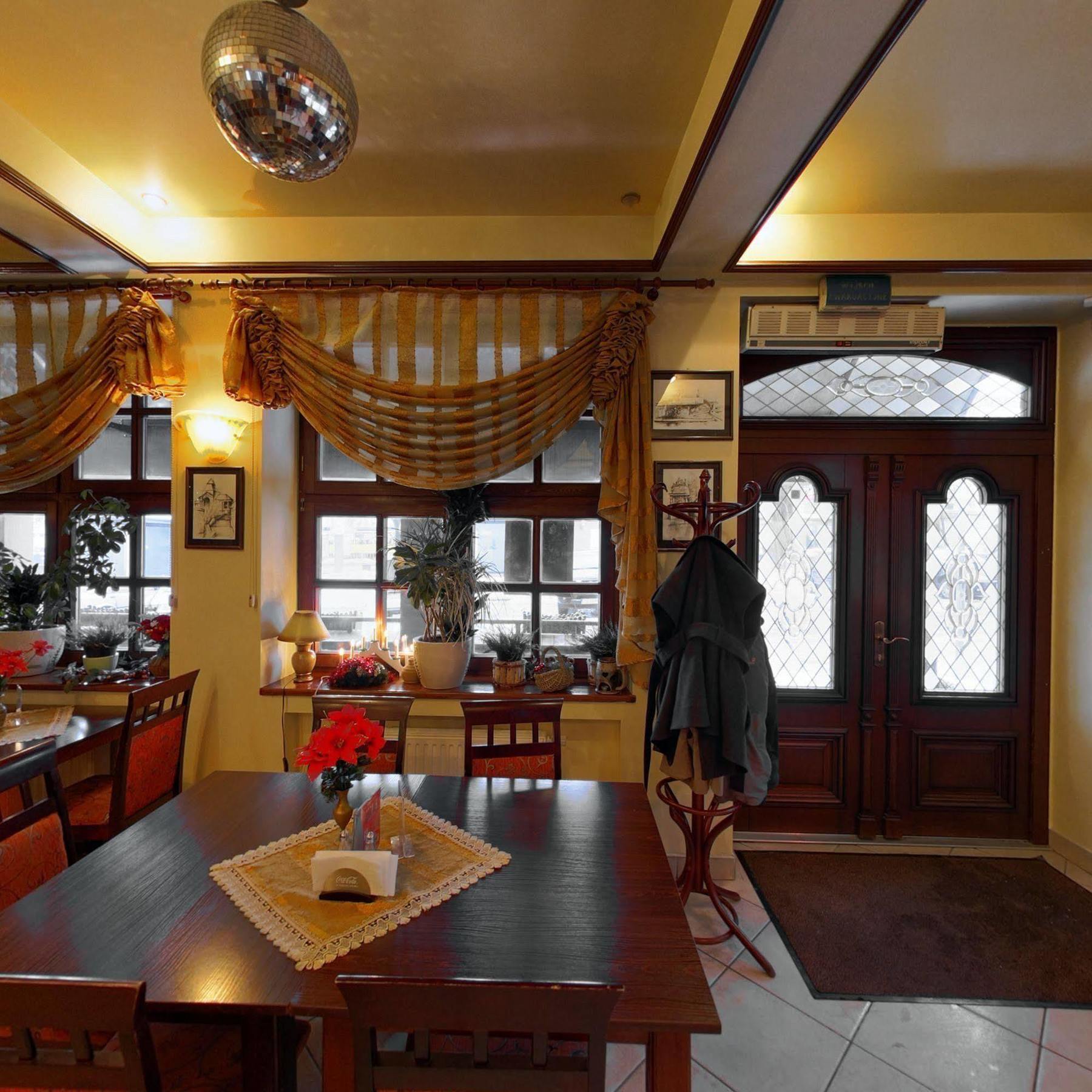 Hotel Restauracja Podzamcze Щецин Экстерьер фото